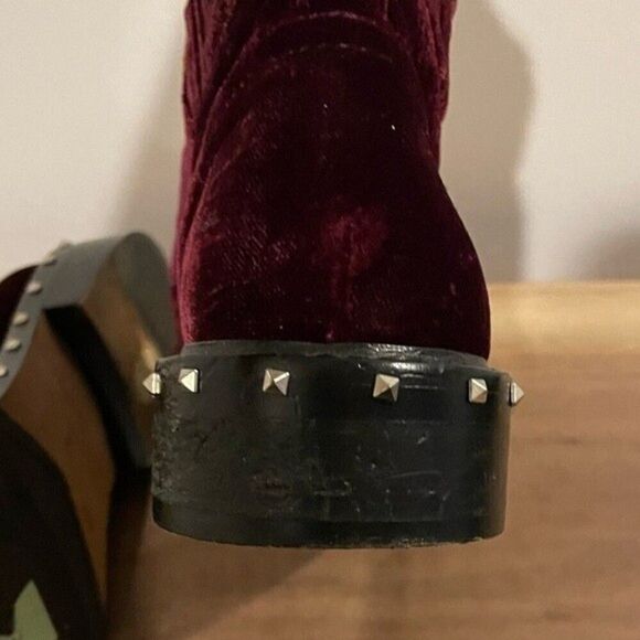 Vince Camuto boots womens Wine velvet Talorini Combat studded Boots 6.5 - Picture 6 of 6